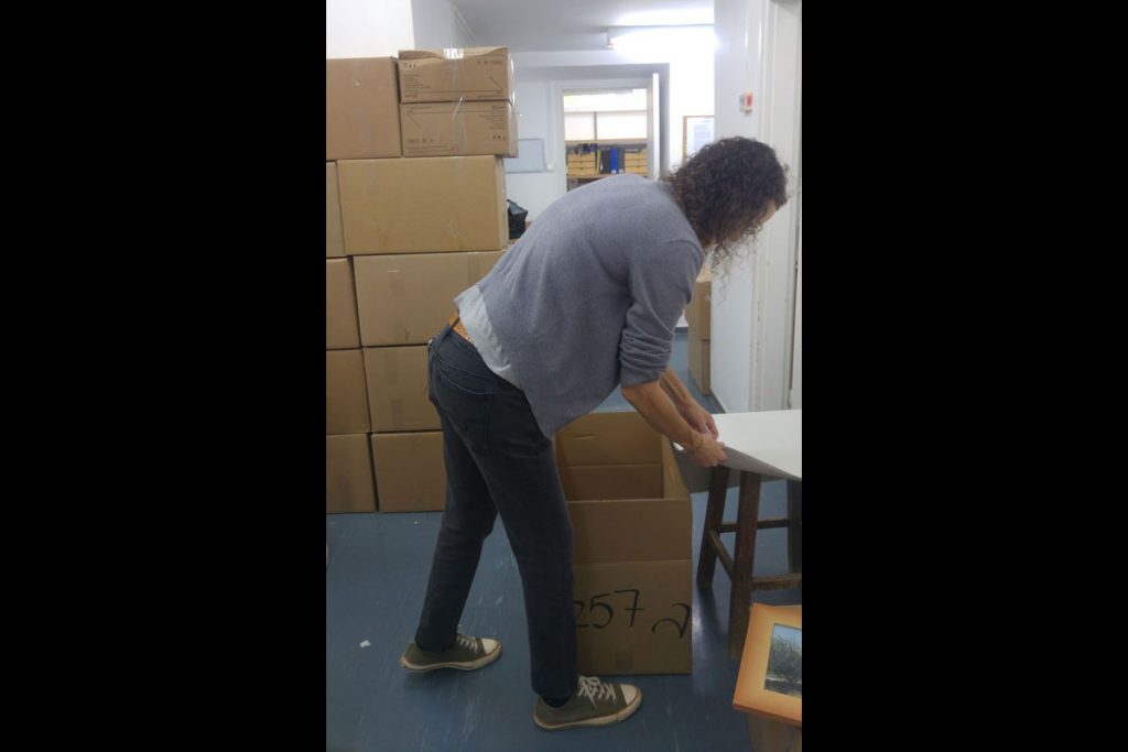 21_Moving-to-the-new-lab_packing